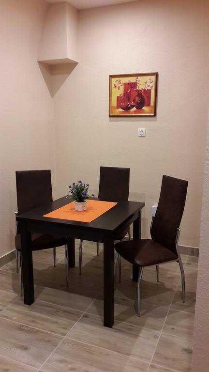 Relax Apartman Eger Buitenkant foto
